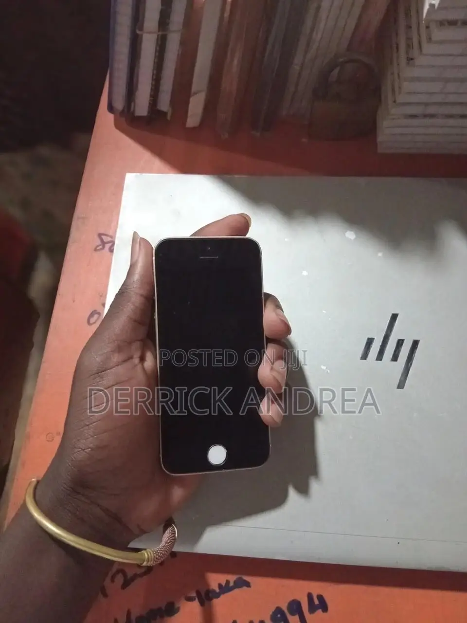 Apple iPhone SE 32 GB Gold