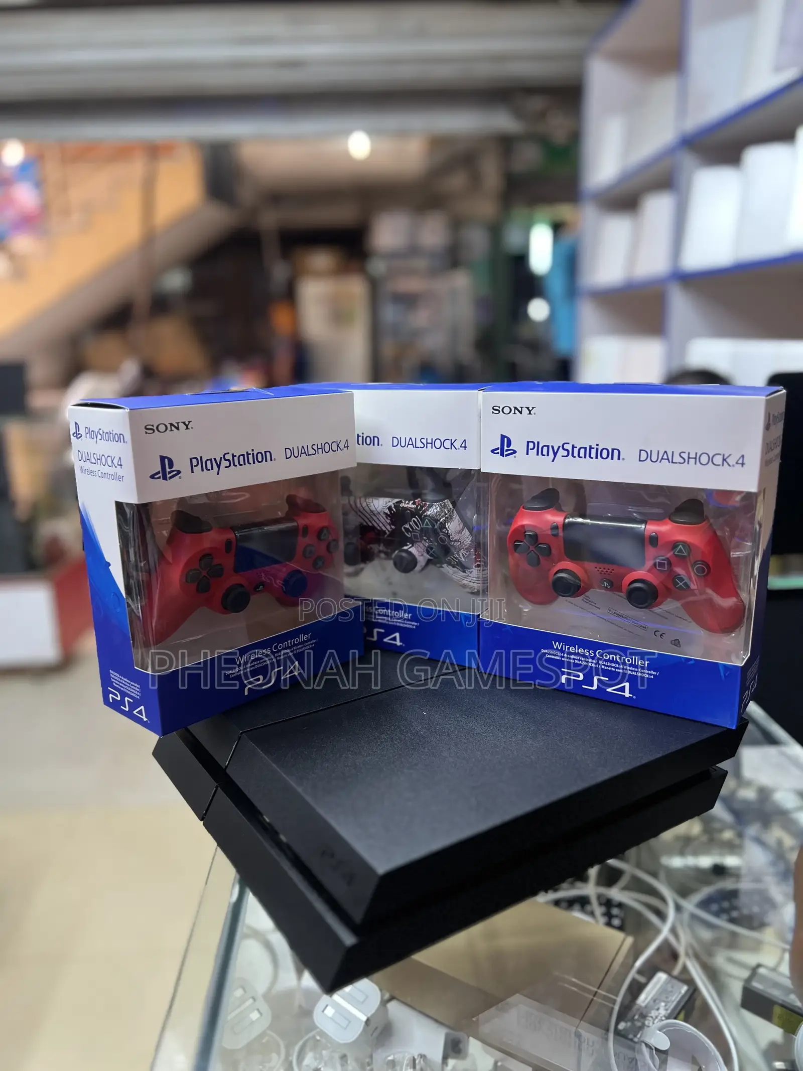 Playstation 4 Standard, 2 Controllers, 13 Games, Fun Is Serious