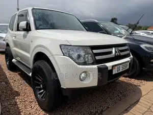 Mitsubishi Pajero 2006 White
