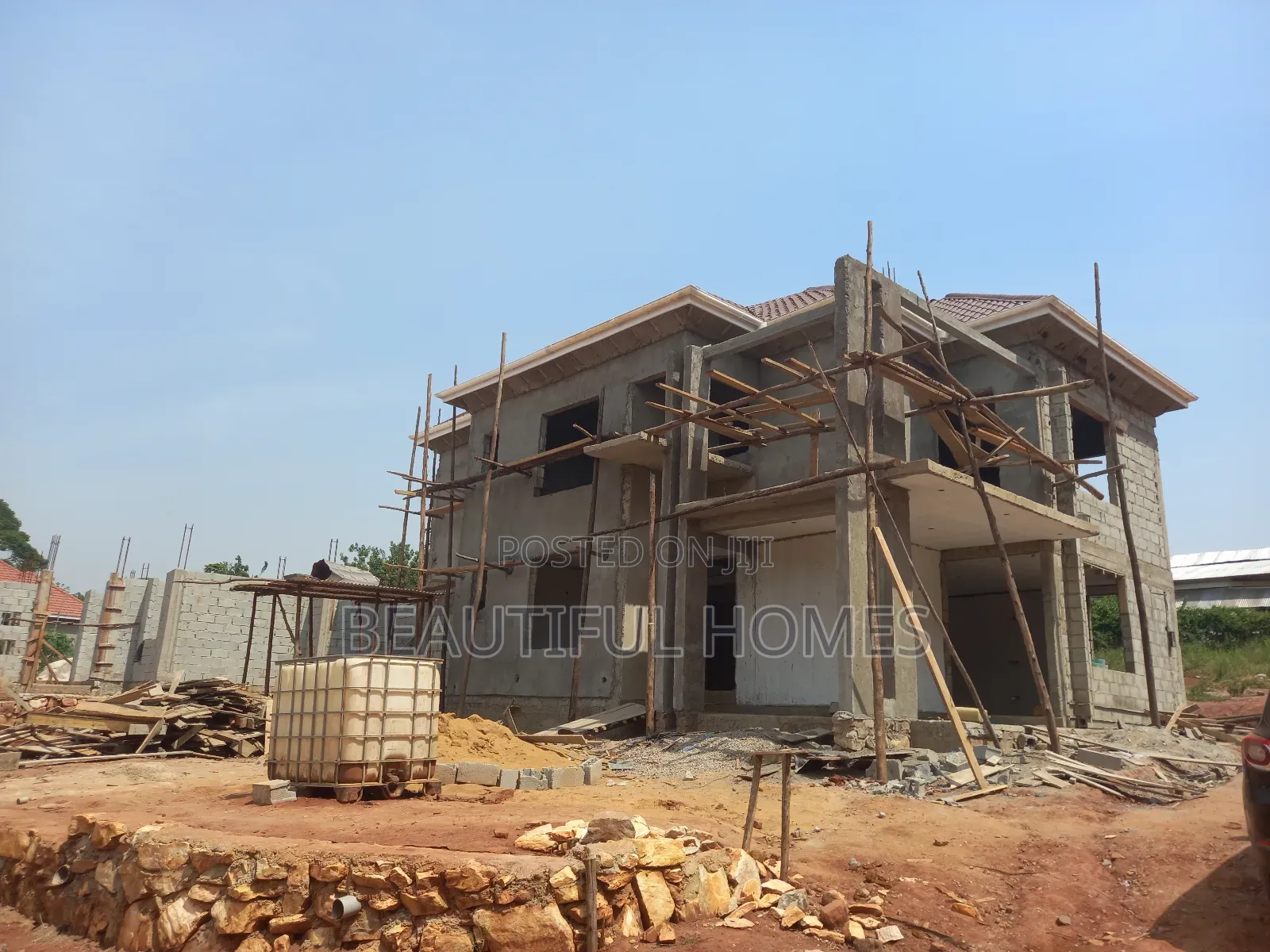 Furnished 4bdrm Duplex in Kira for sale