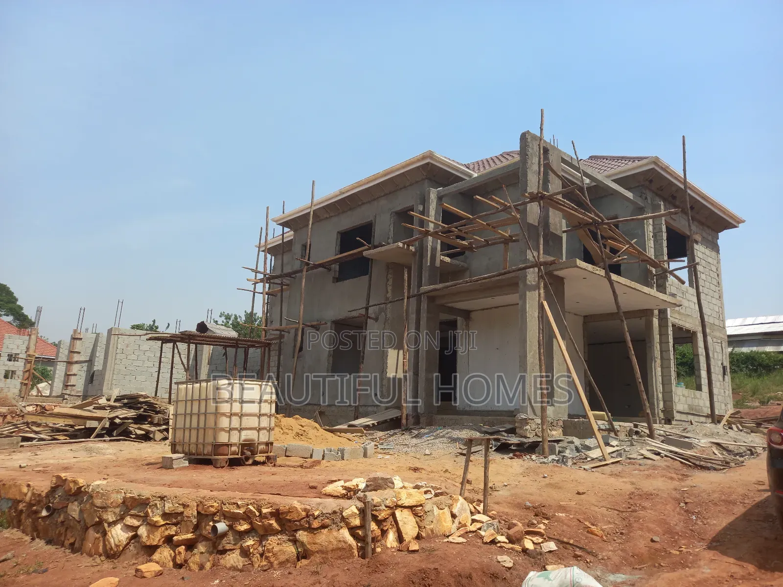 Furnished 4bdrm Duplex in Kira for sale