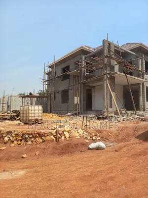 Furnished 4bdrm Duplex in Kira for sale