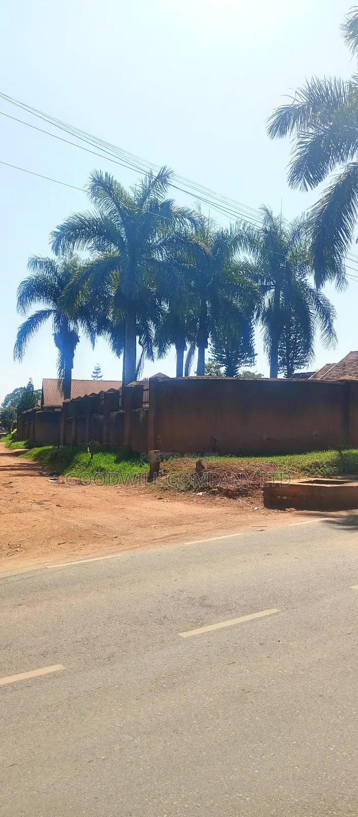 1 Acre of Land in Namugongo (W/T Old Fashioned House 6units Rentals