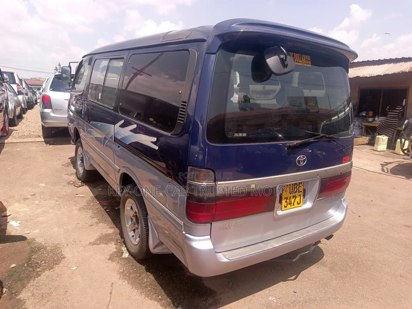 Toyota HiAce 2000 Blue