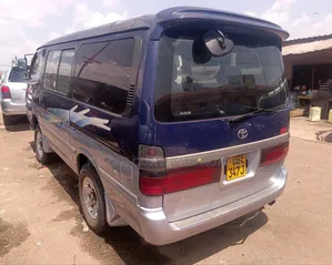 Toyota HiAce 2000 Blue