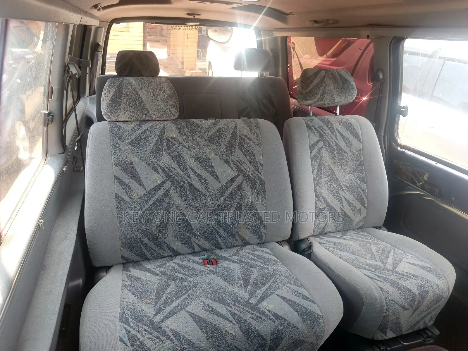 Toyota HiAce 2000 Blue