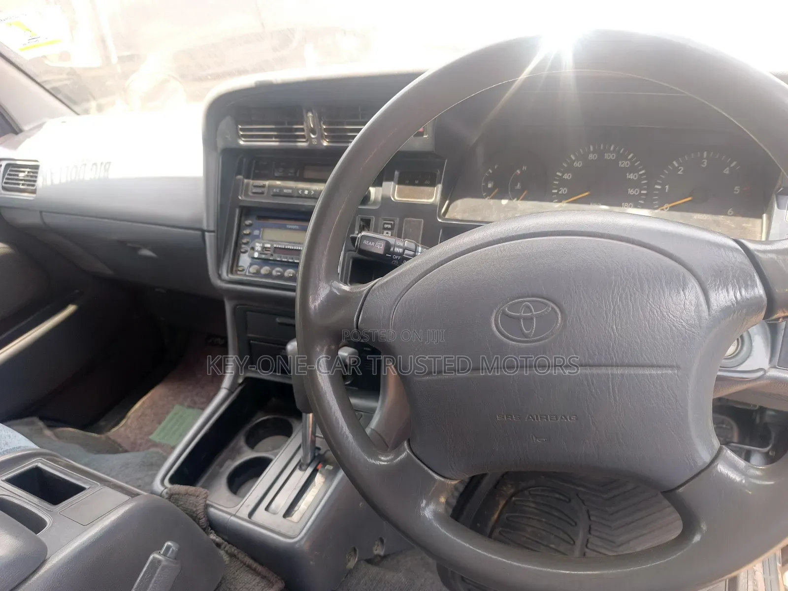 Toyota HiAce 2000 Blue