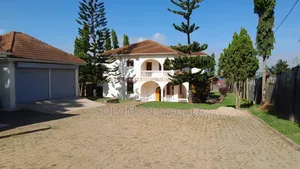 8bdrm Block of Flats in Bukasa, Central Division for sale