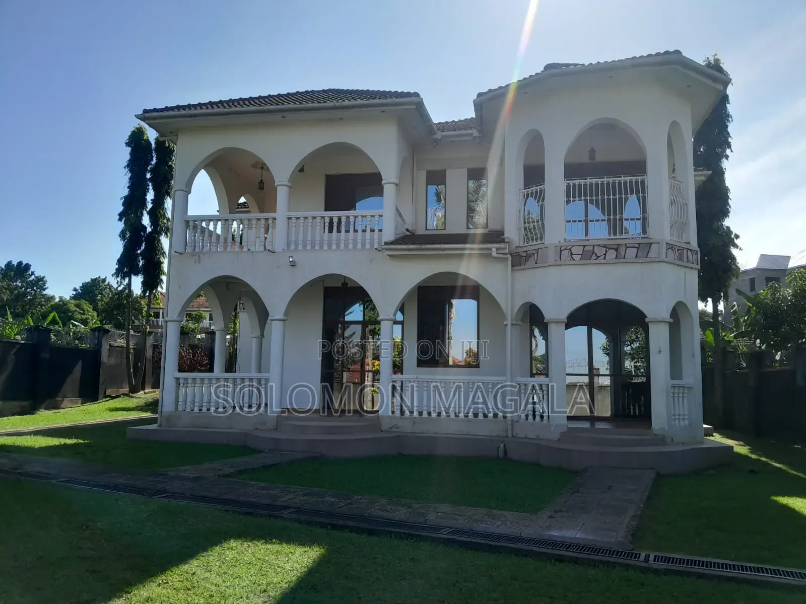 8bdrm Block of Flats in Bukasa, Central Division for sale