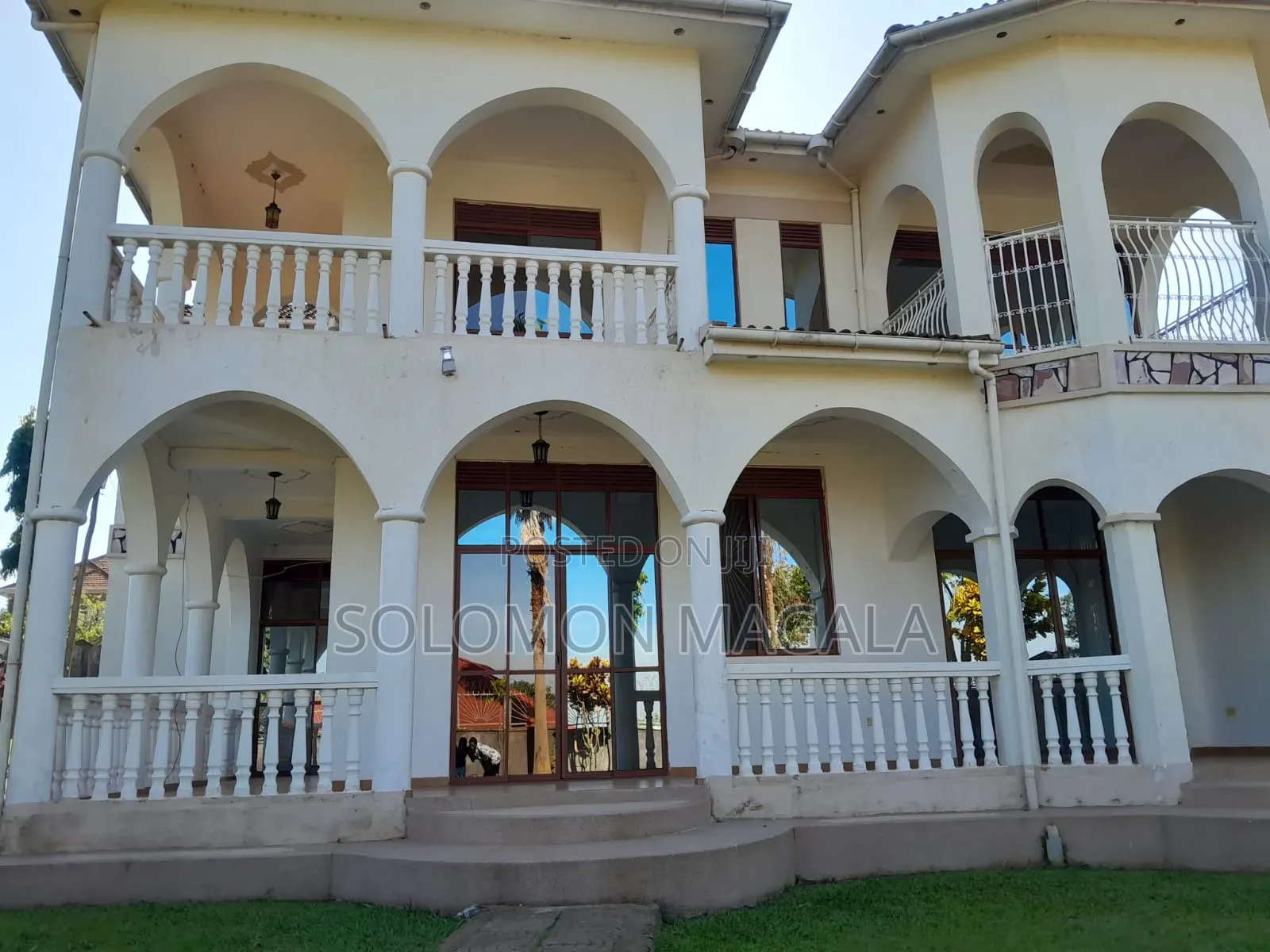 8bdrm Block of Flats in Bukasa, Central Division for sale