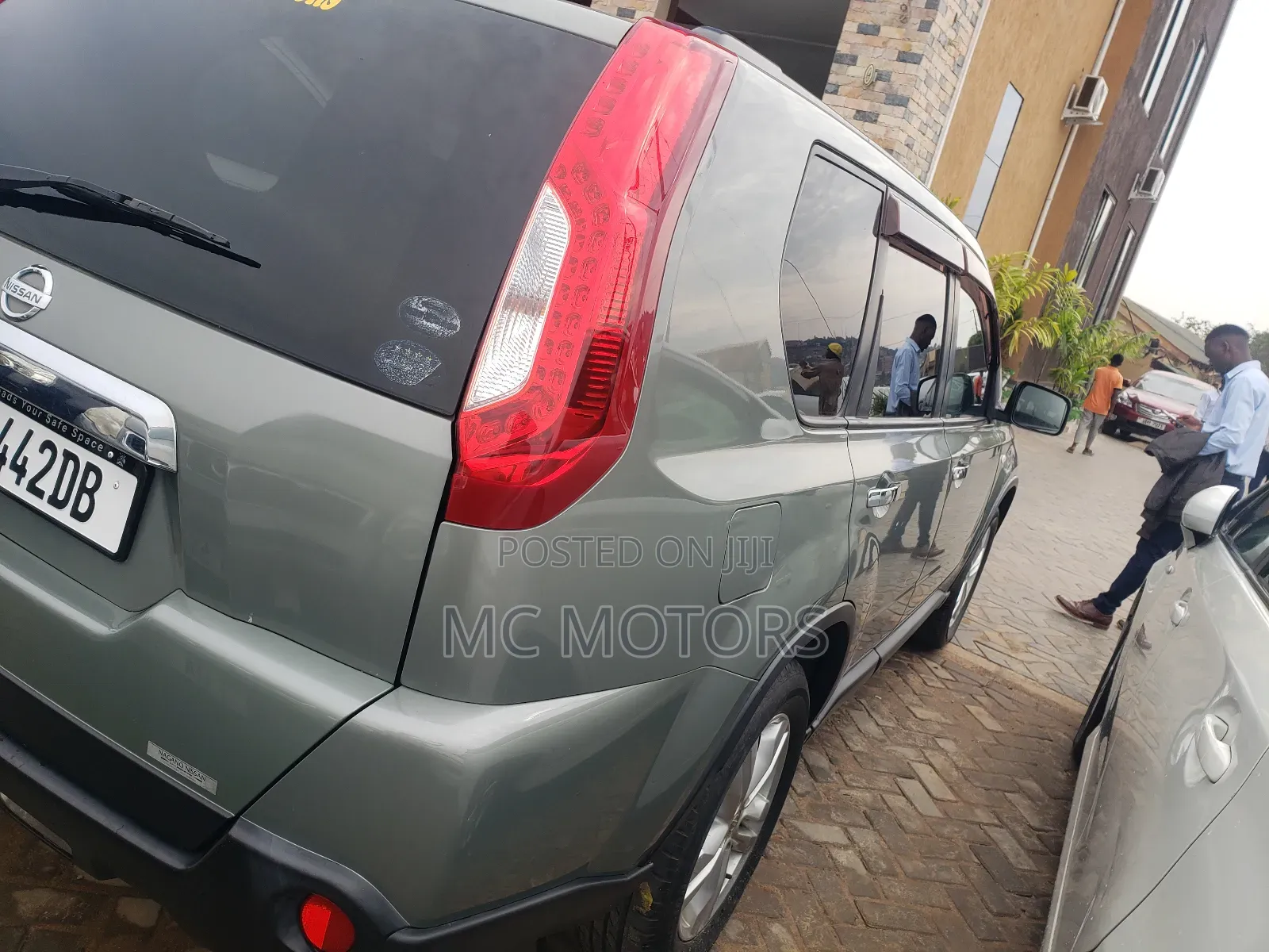 Nissan X-Trail 2.0 Petrol XE 2012 Green