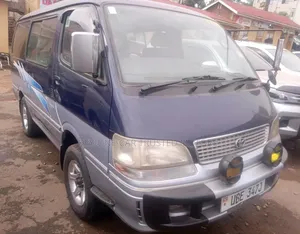 Toyota HiAce 2000 Blue