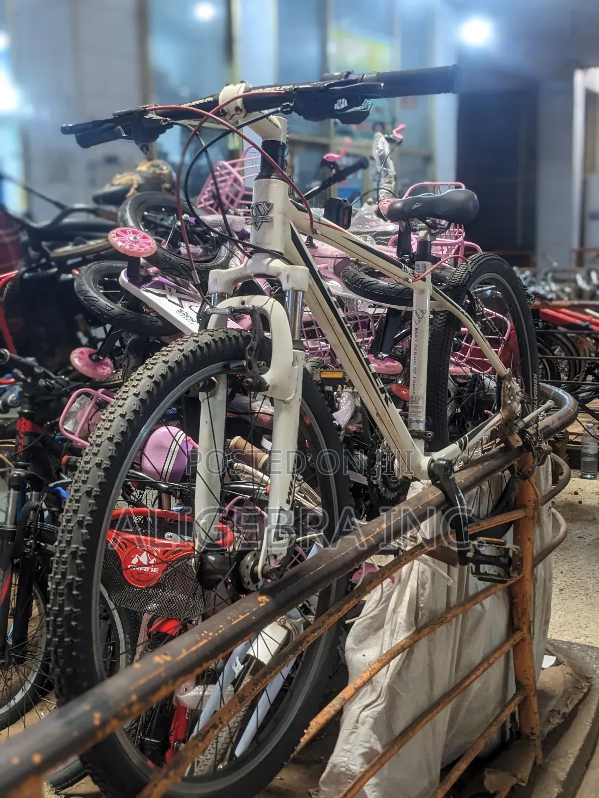 Mountain Bikes 28