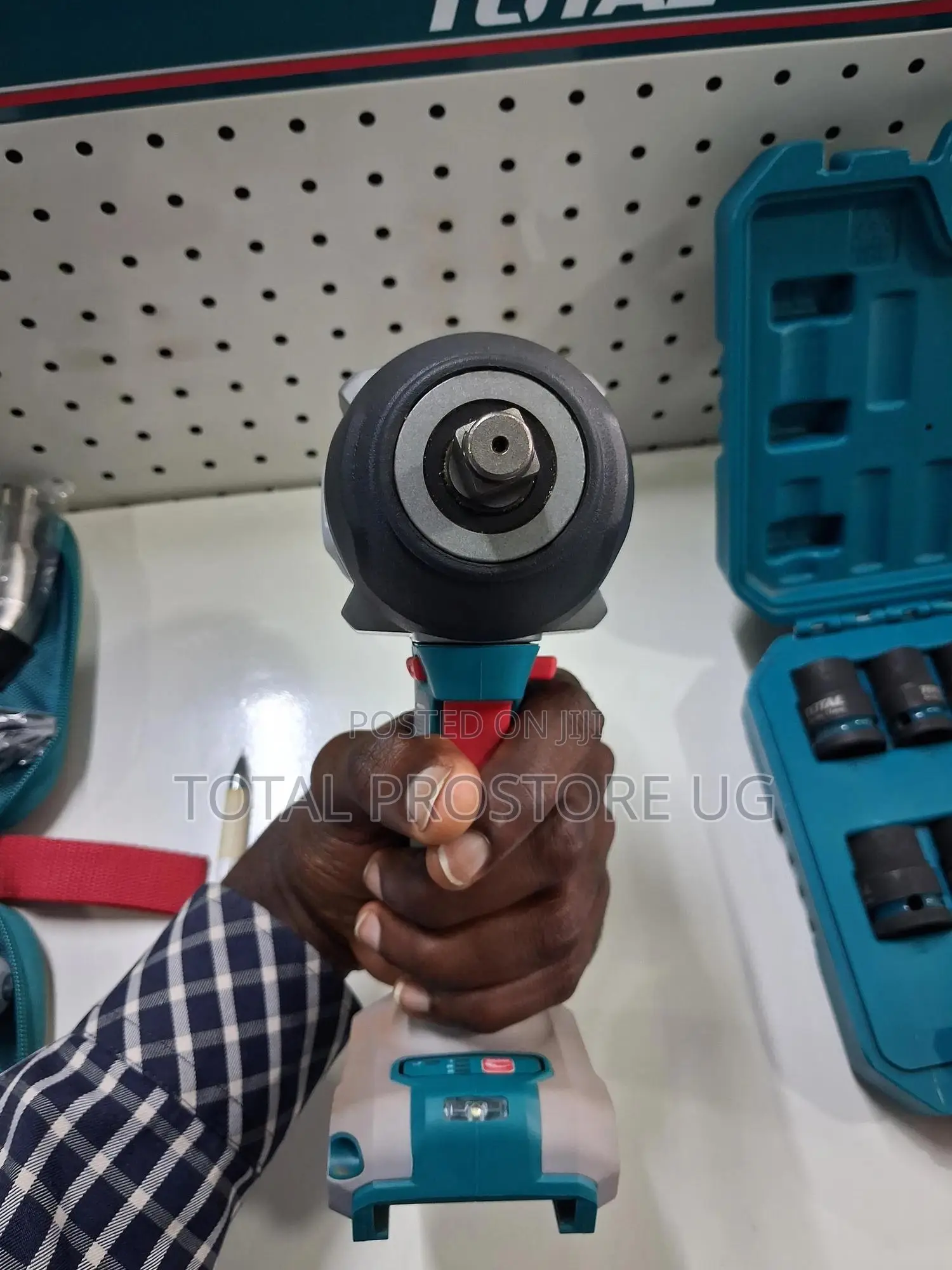 Cordless Impact Wrench 850nm.