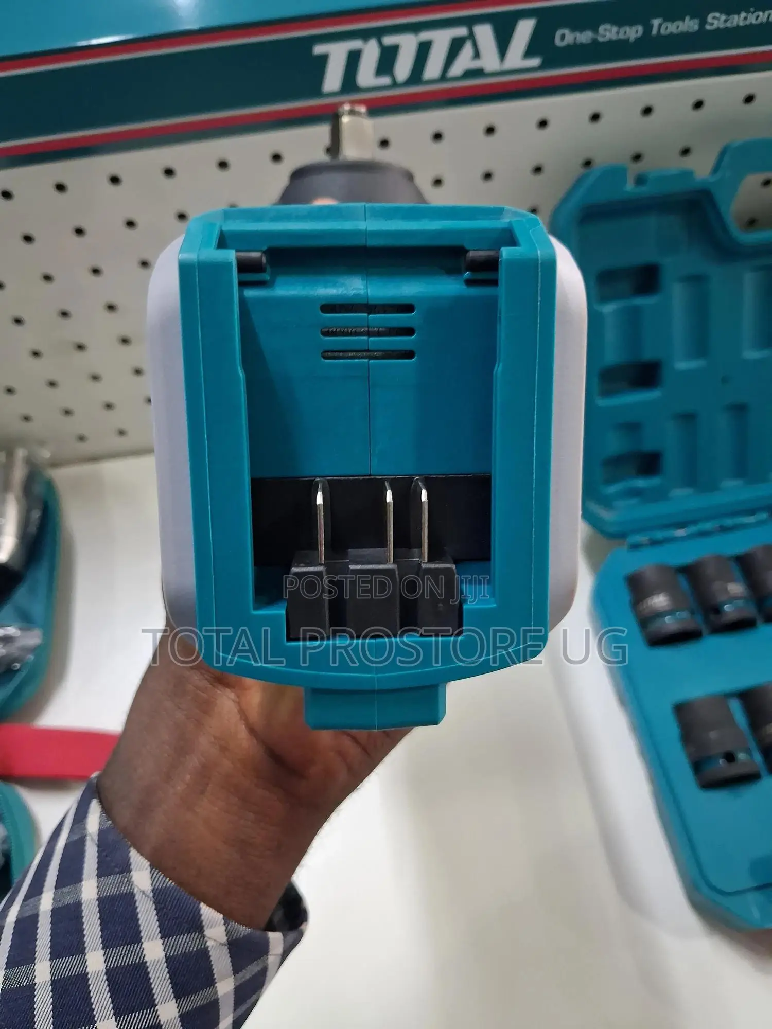 Cordless Impact Wrench 850nm.