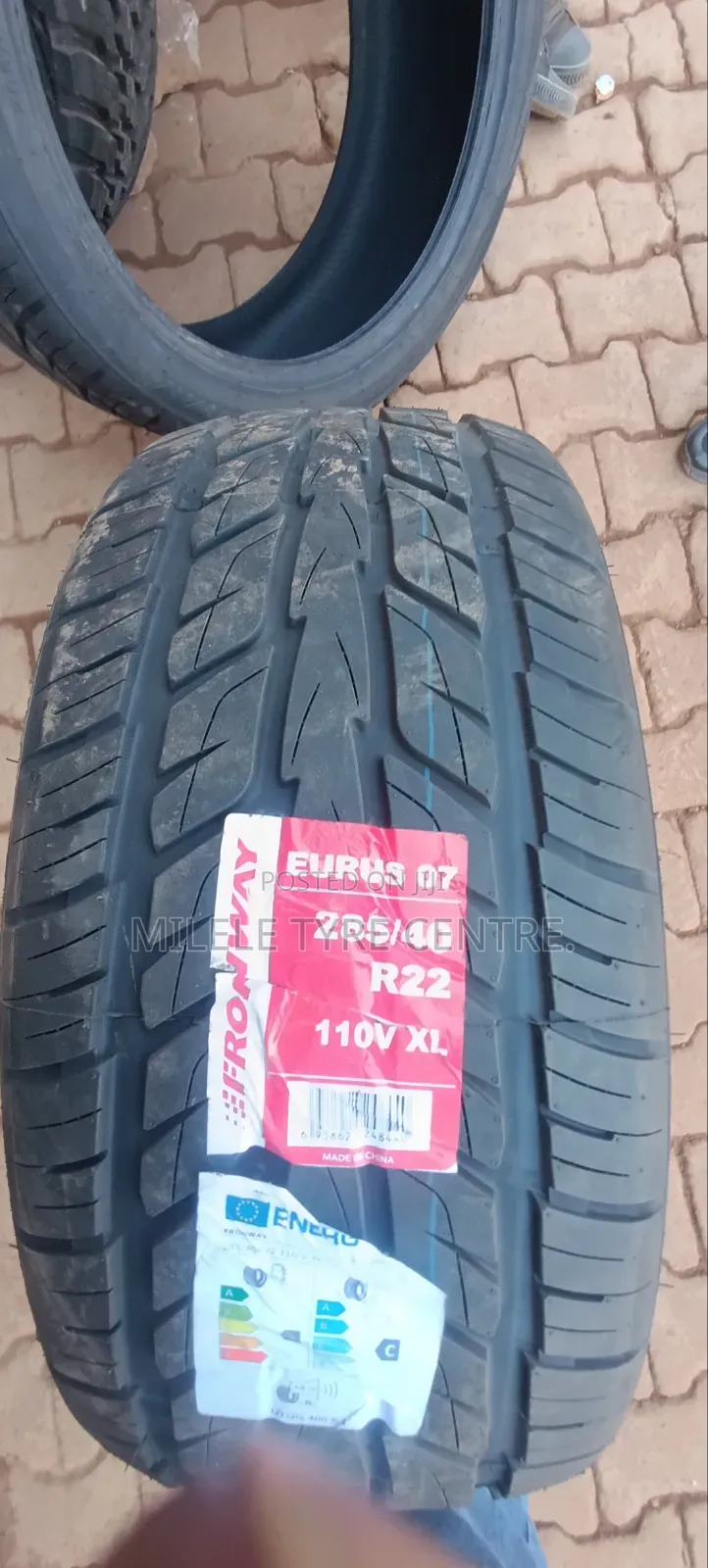 285/40r20 Roadway