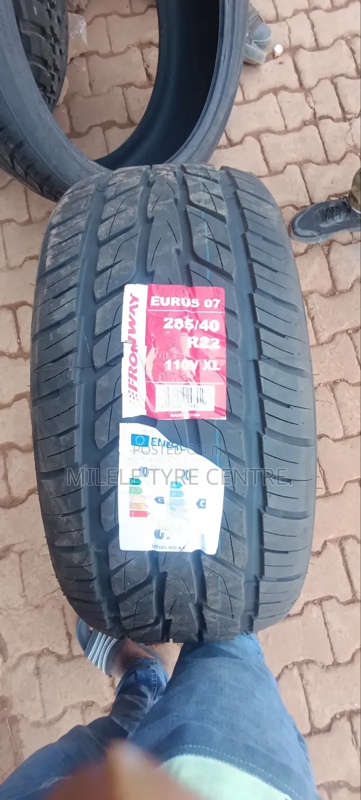 285/40r20 Roadway