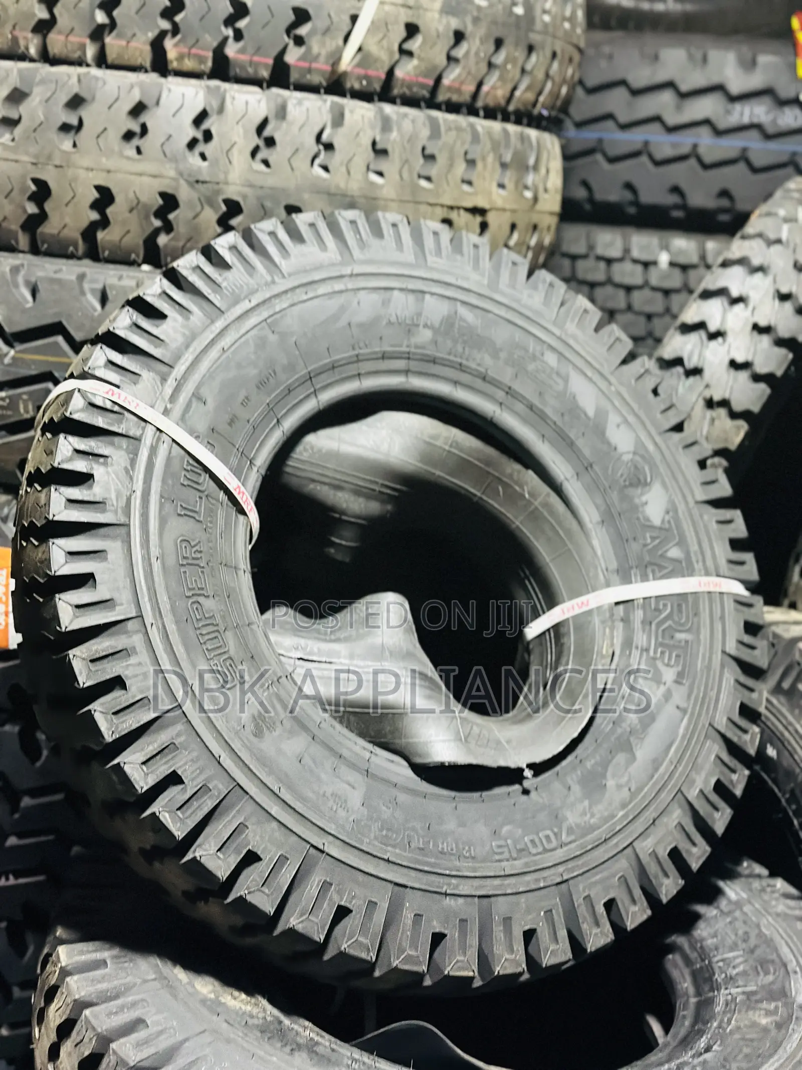 Super Lug 7.00 - 15 MRF