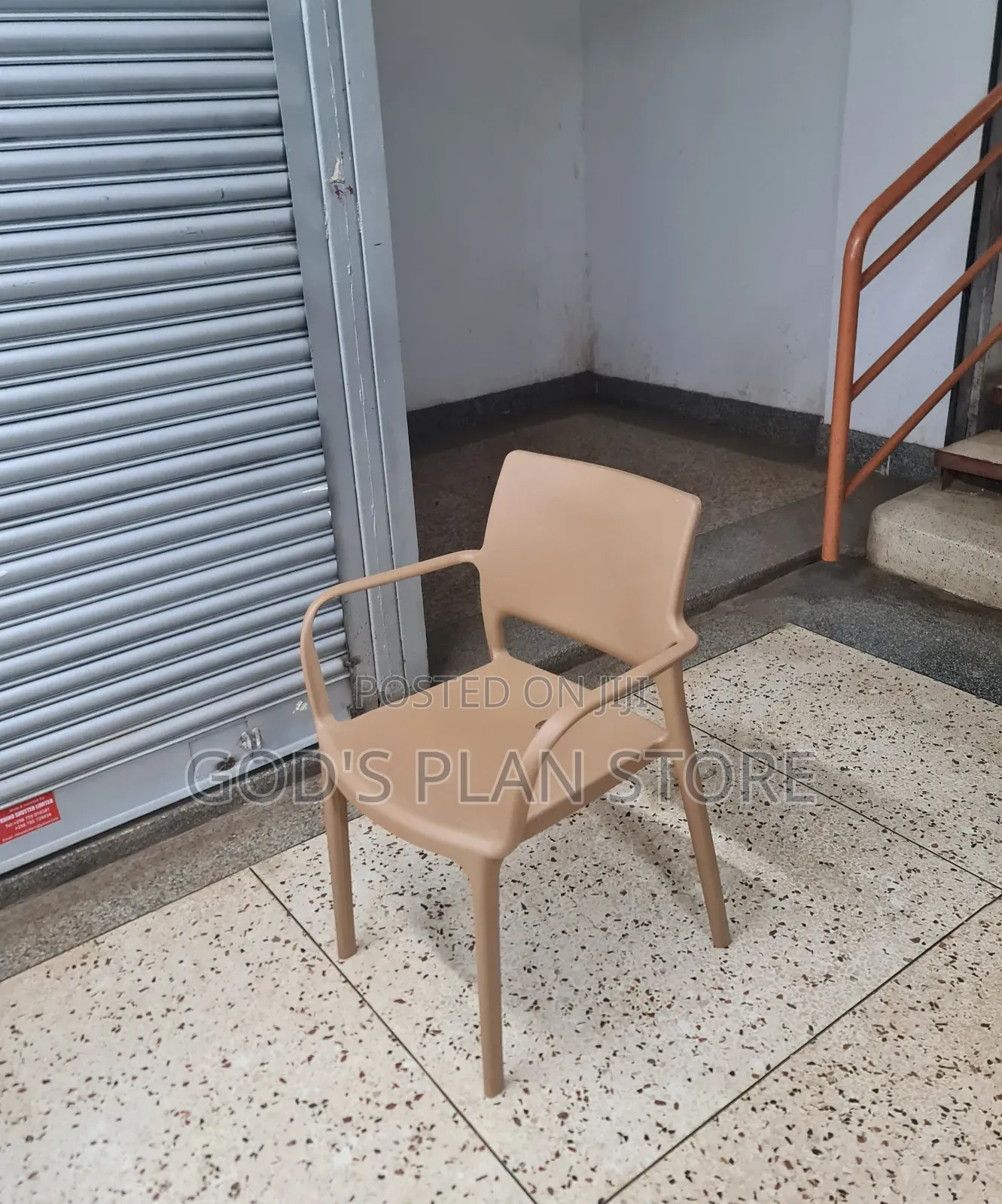 Luxor Armed Plastic Chairs Plastic Chairs