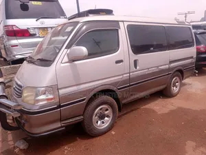 Toyota HiAce 1999 Gold