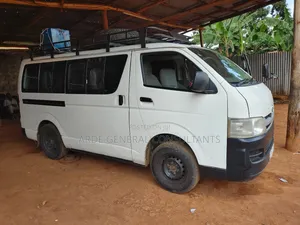 Toyota HiAce 2010 White