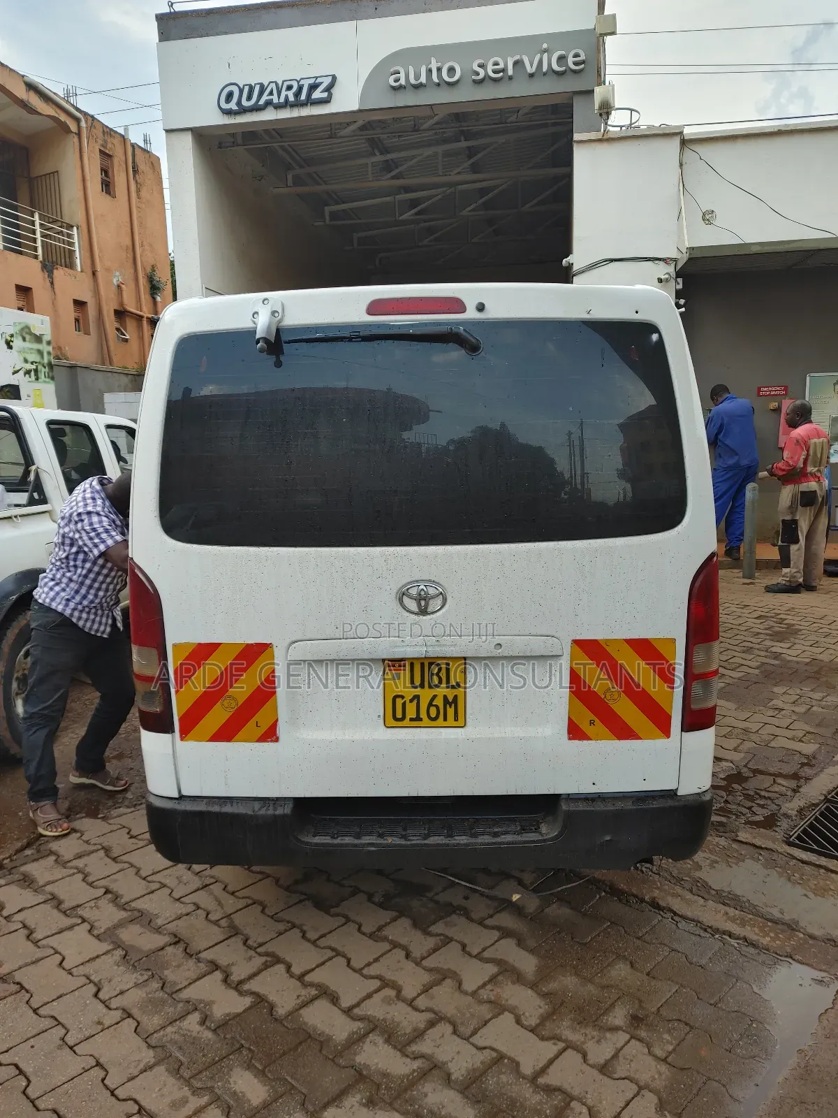 Toyota HiAce 2010 White