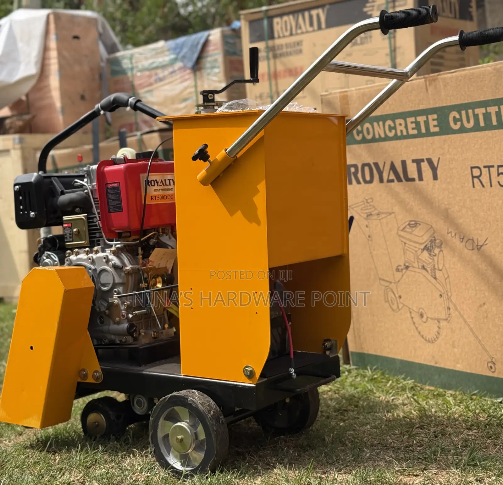 Concrete Cutter With Diesel Engine and Blade