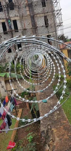 Razor Wire, Chain Link Fencing and Other Security Fencing Solutions