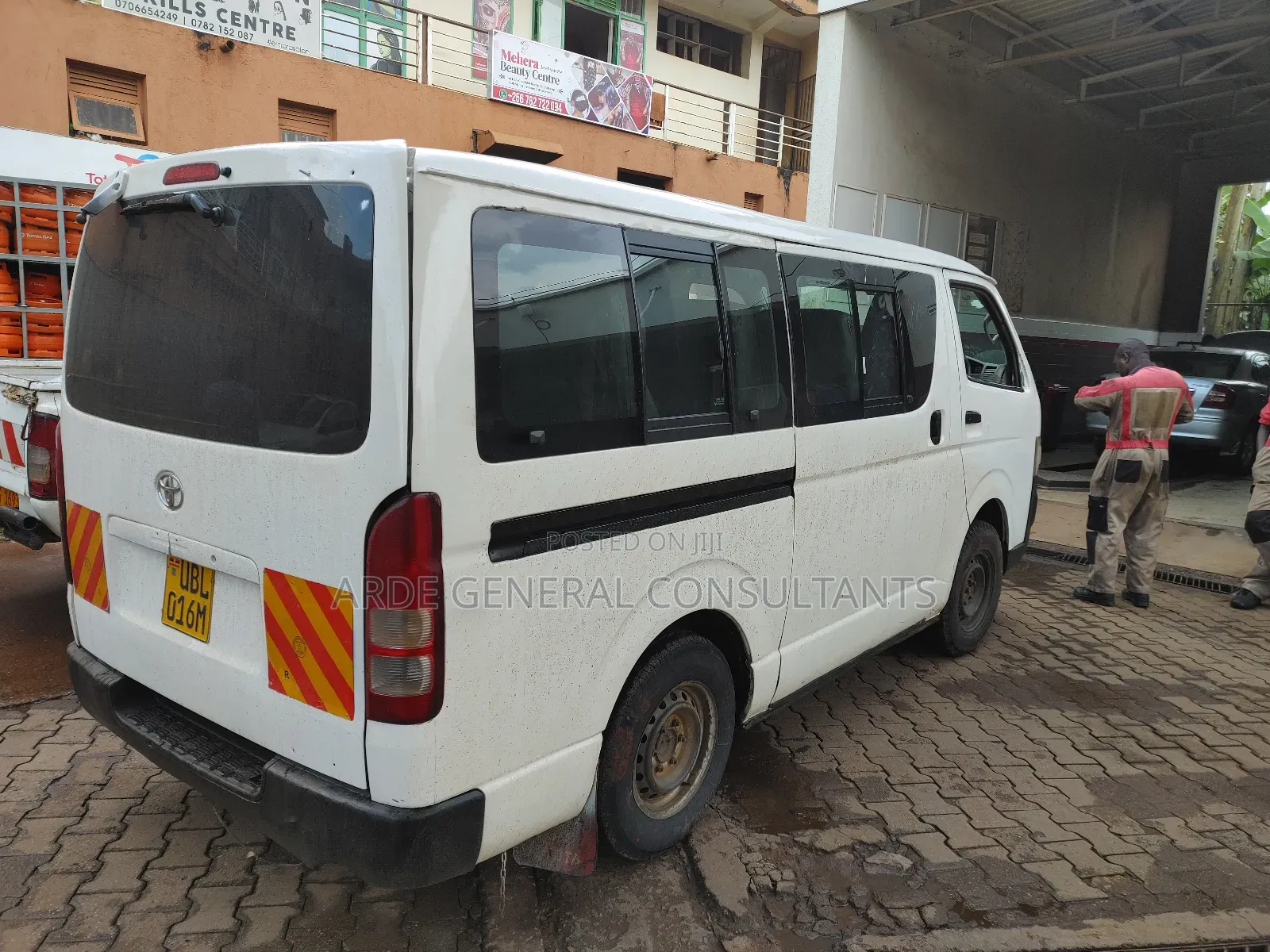 Toyota HiAce 2010 White