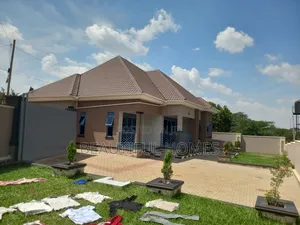 Furnished 4bdrm House in Kira for sale