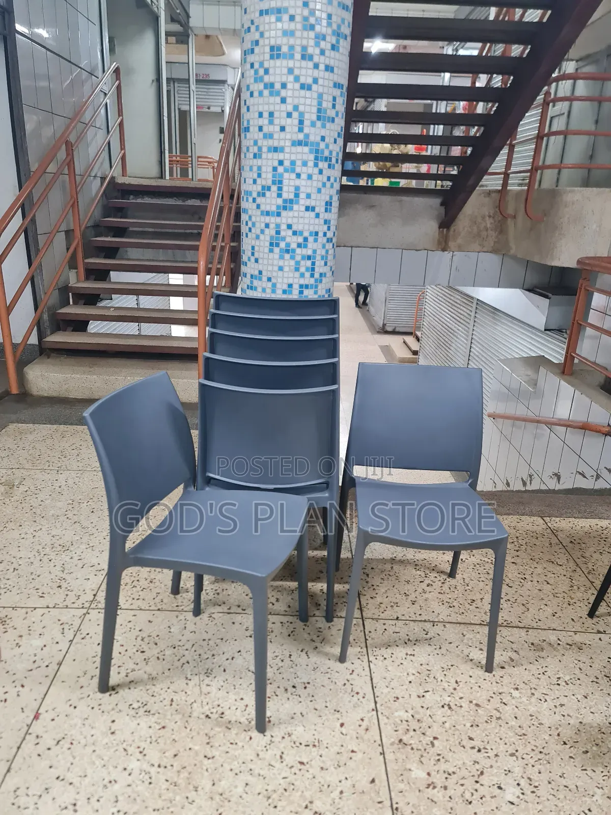 Luxor Portable Plastic Chairs Plastic Chairs