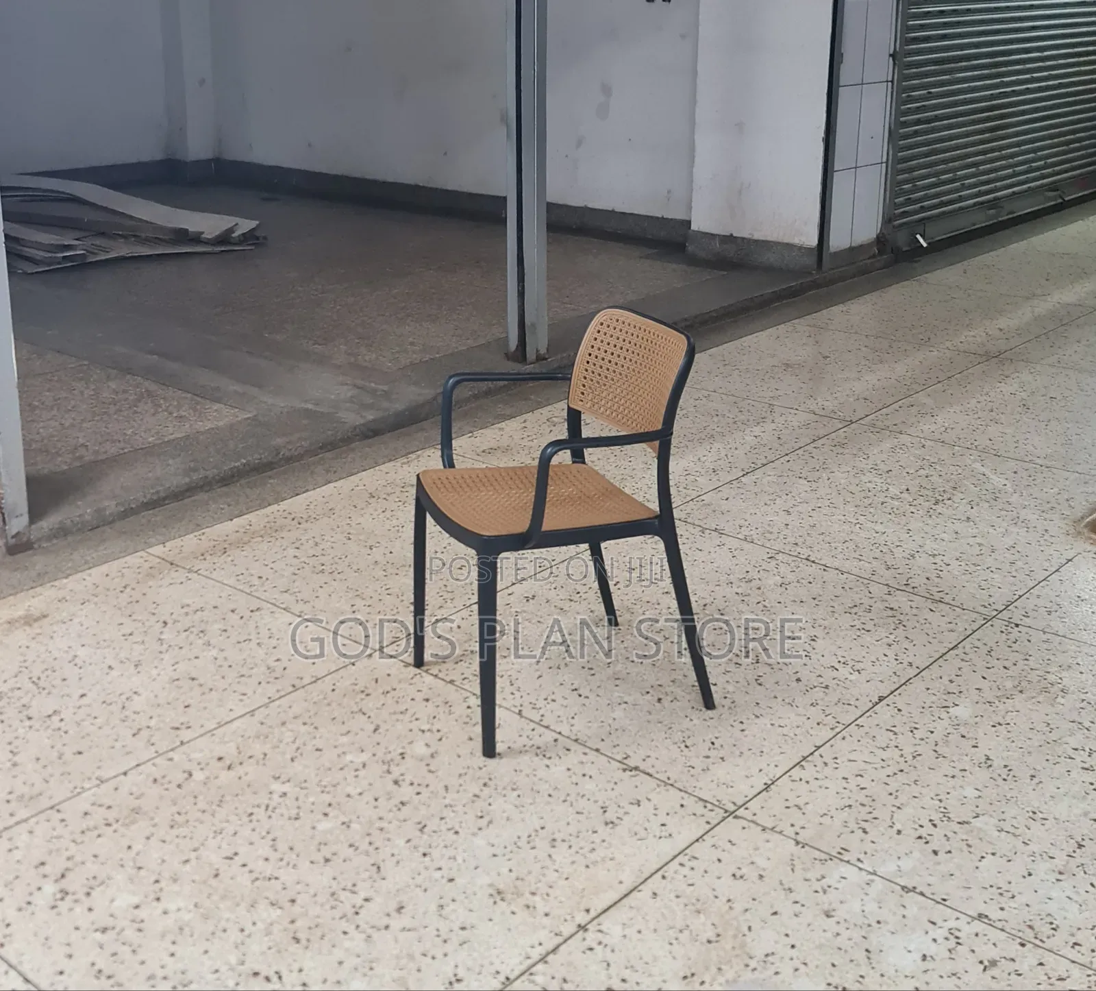 Joint Armed Plastic Chairs Plastic Chairs