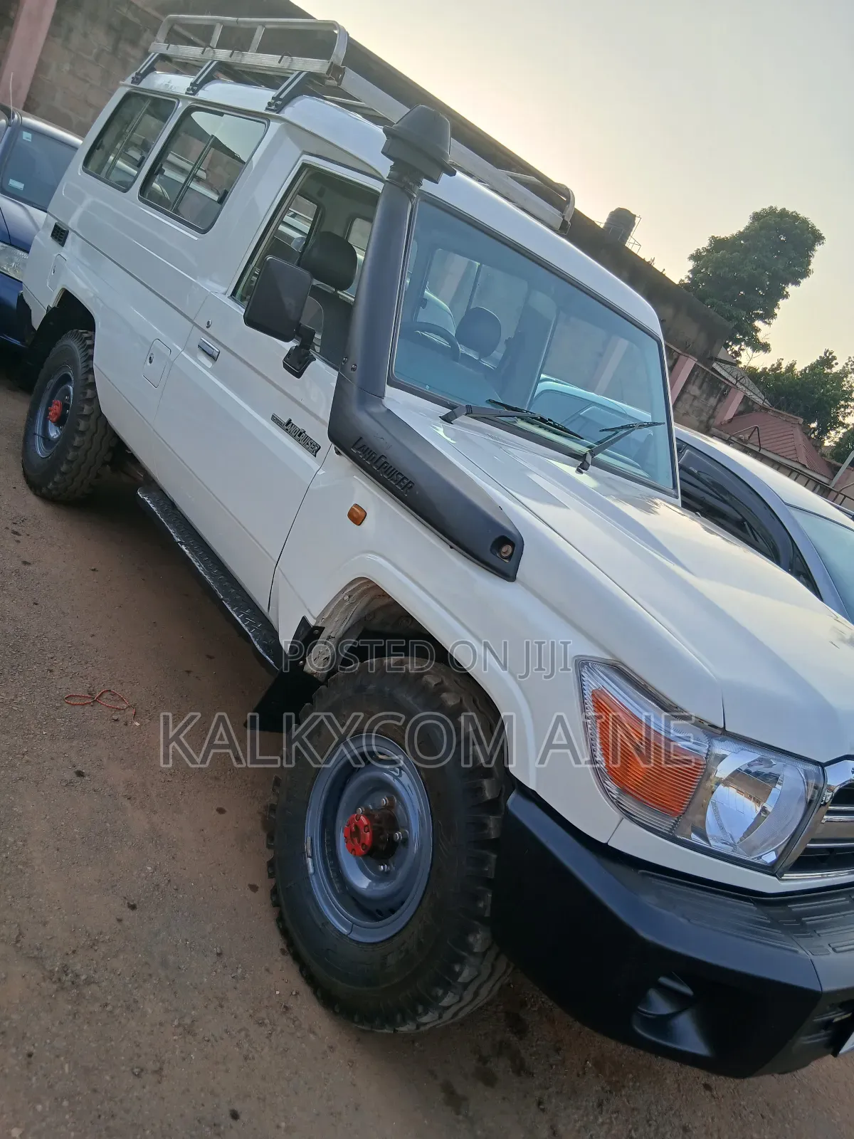 Toyota Land Cruiser 2013 White