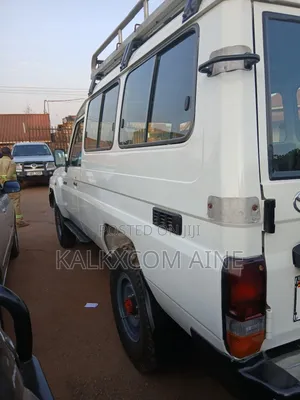 Toyota Land Cruiser 2013 White