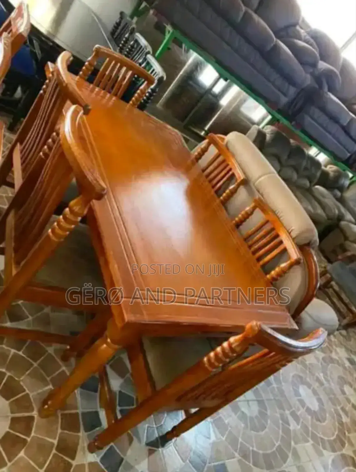 Reasonable Capacity Dining Table.