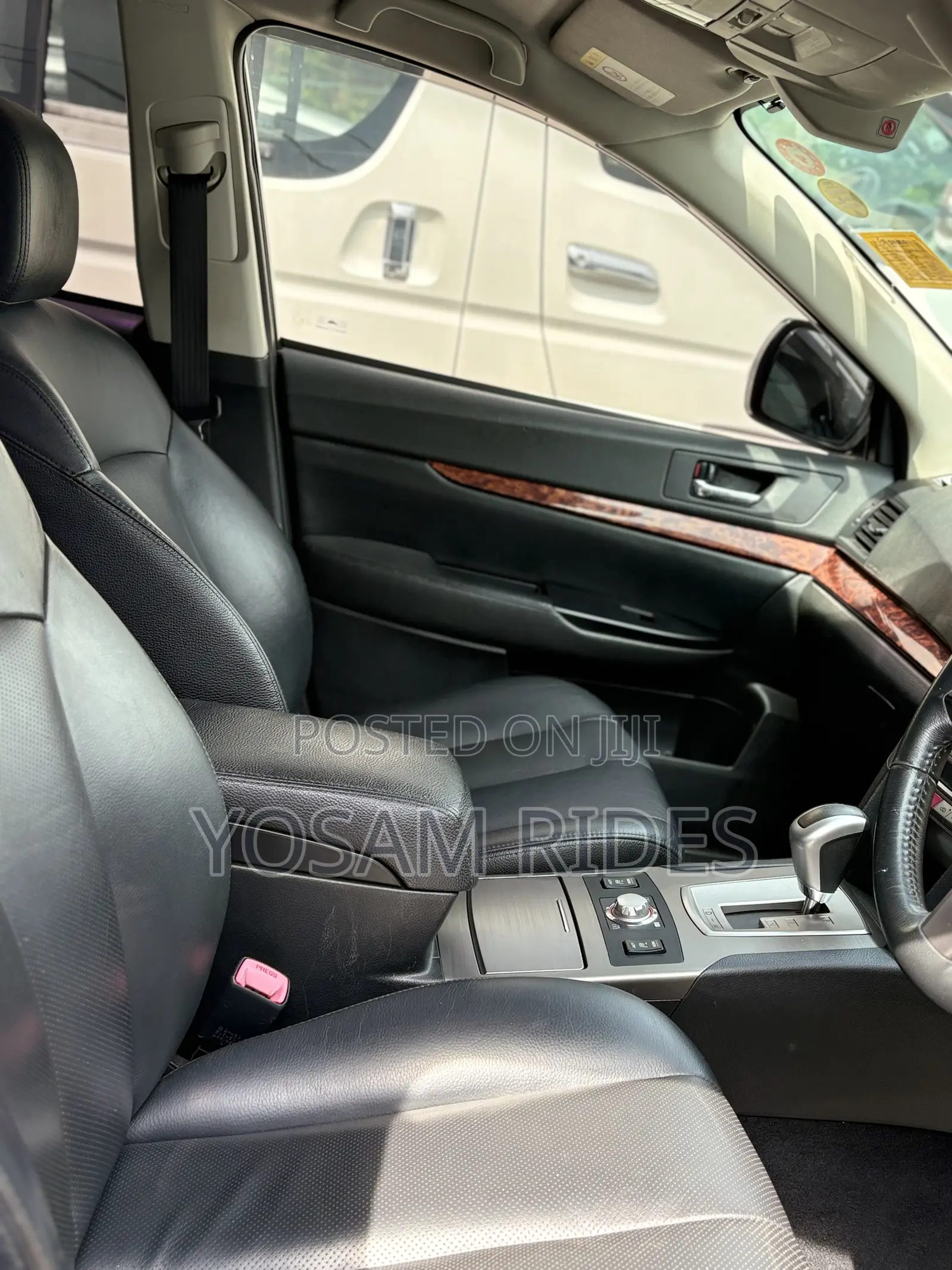 Subaru Legacy 2.5i Premium 2010 White