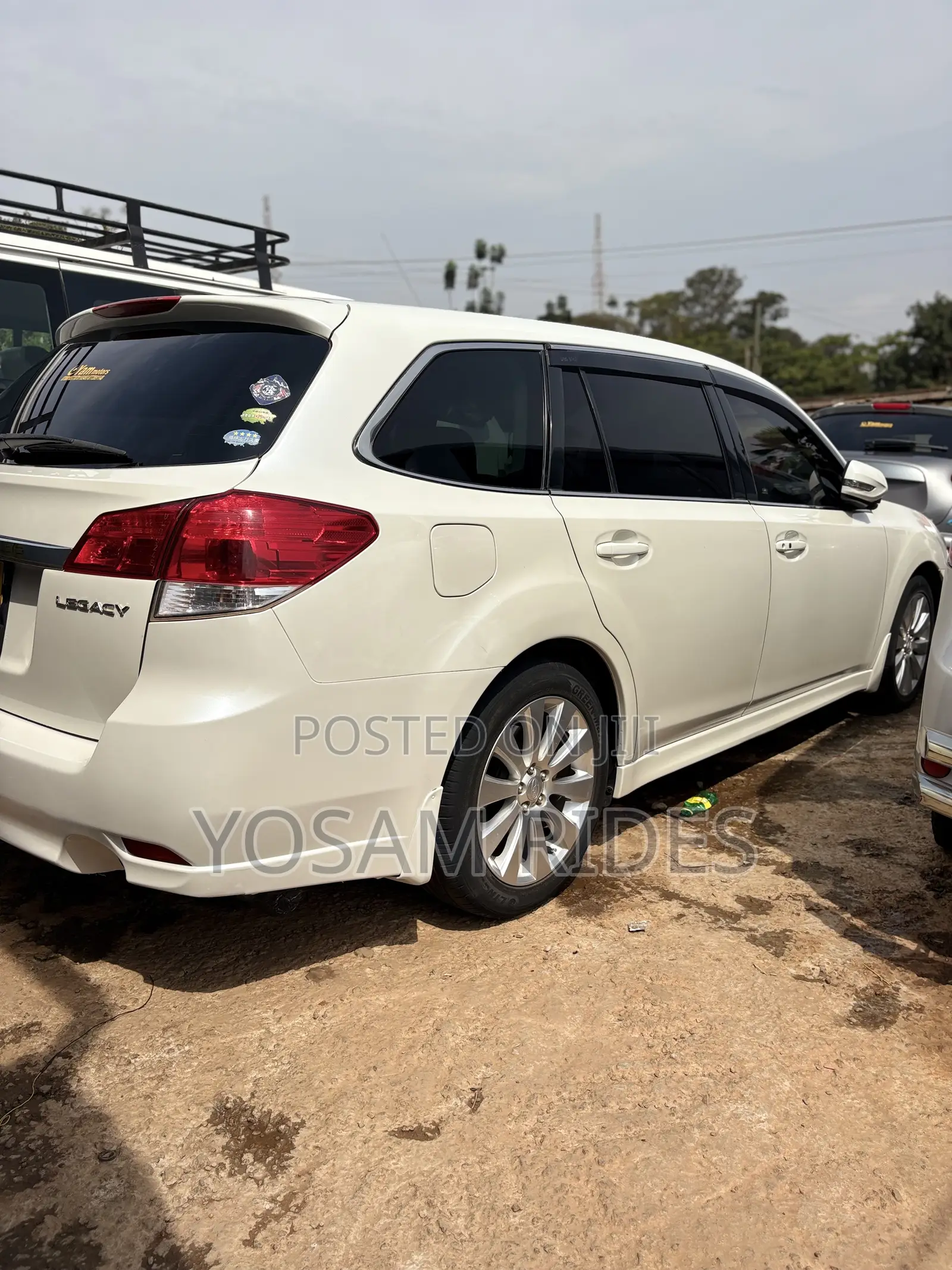 Subaru Legacy 2.5i Premium 2010 White