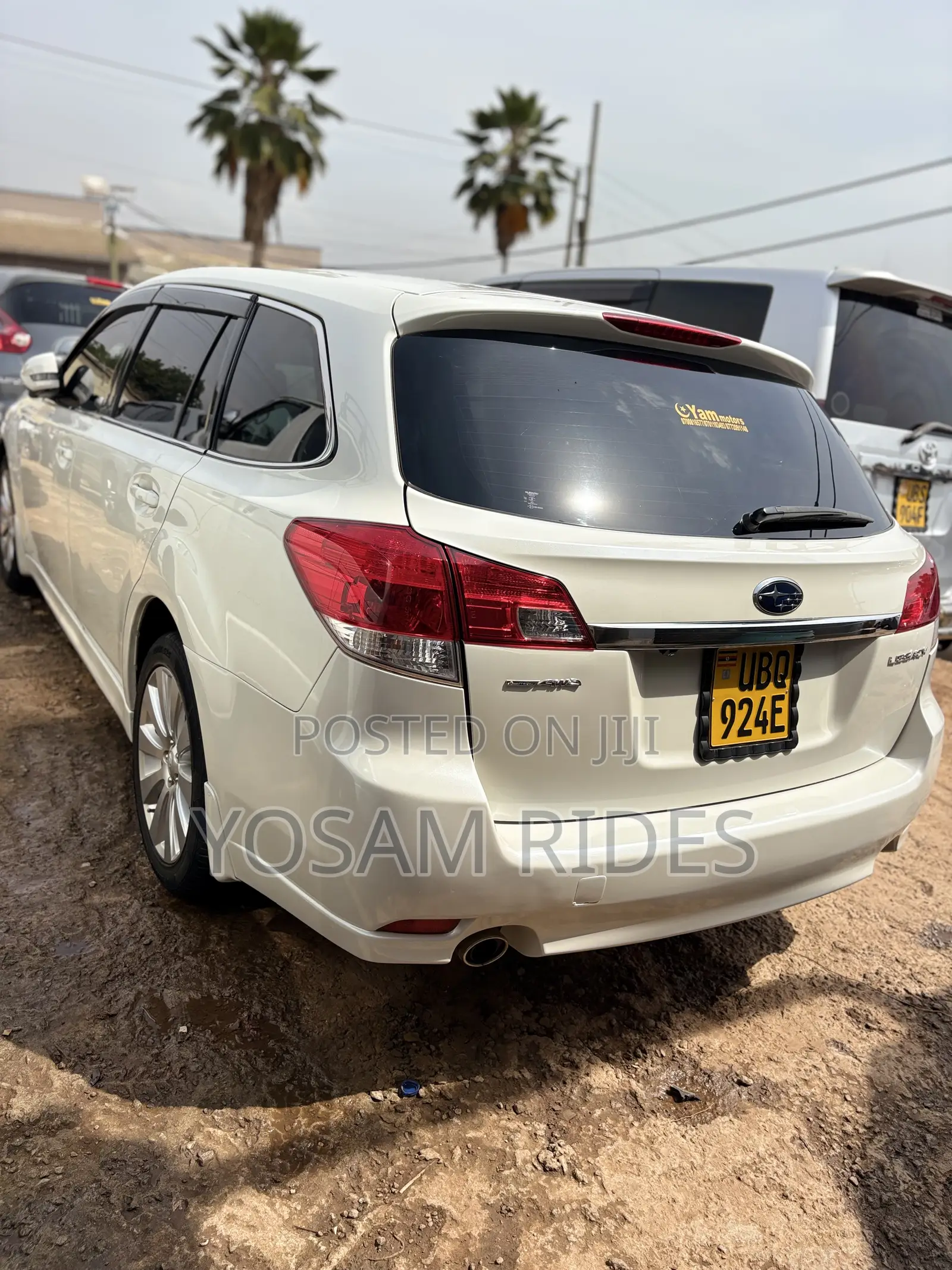 Subaru Legacy 2.5i Premium 2010 White