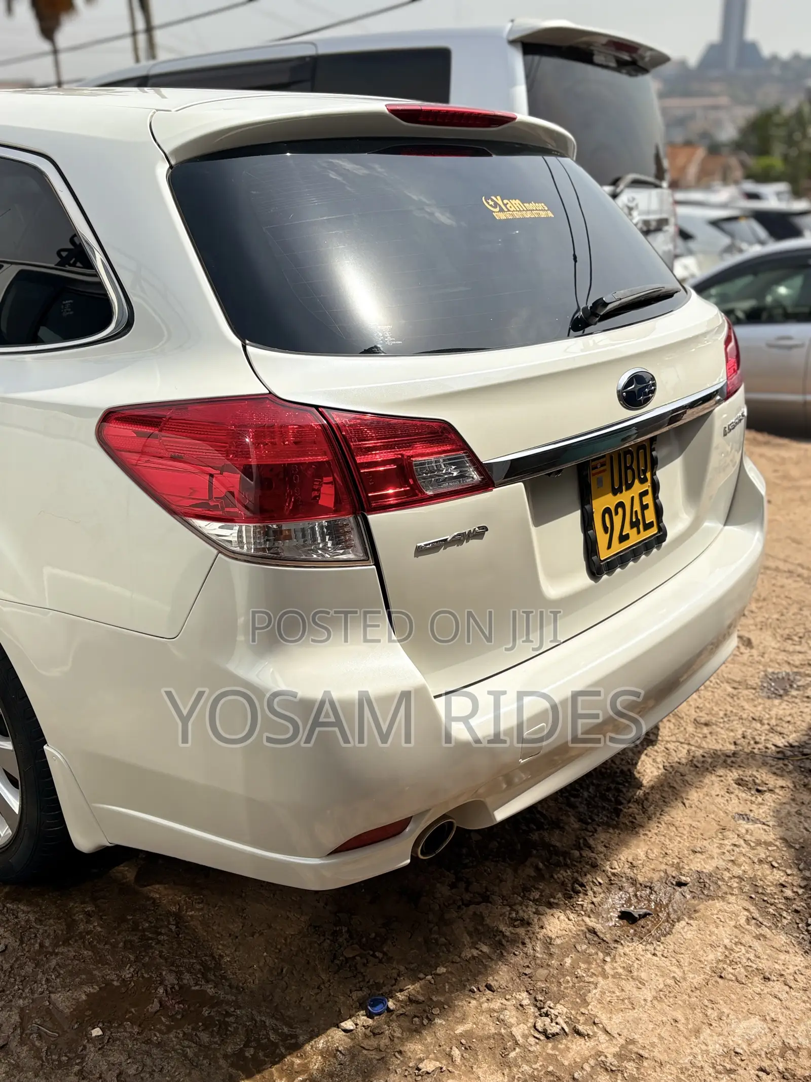 Subaru Legacy 2.5i Premium 2010 White