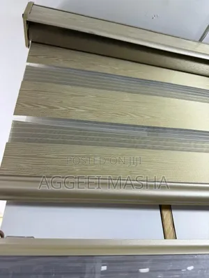 Rollerblinds in Cream