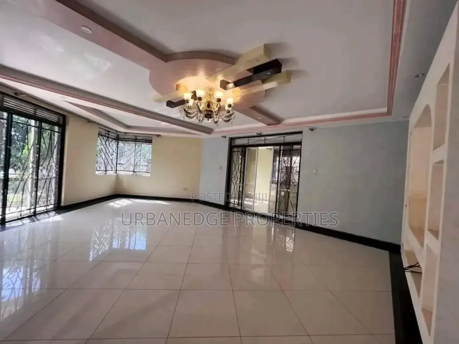 6bdrm Mansion in Bunga, Central Division for rent