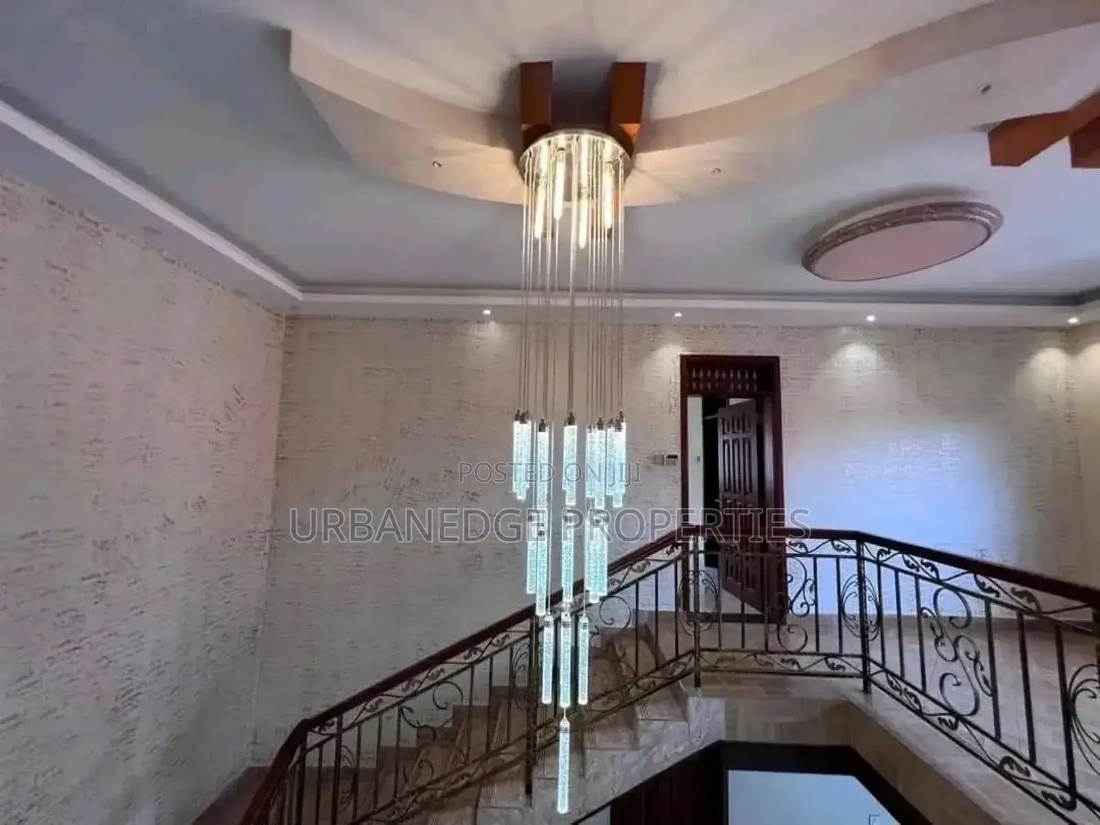 6bdrm Mansion in Bunga, Central Division for rent
