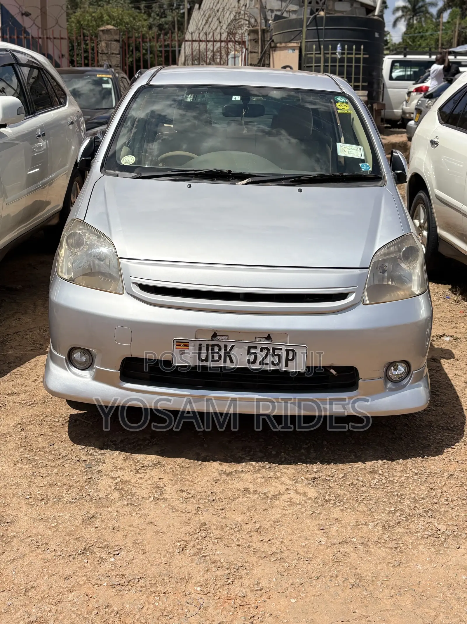 Toyota Raum 1.5 FWD 2010 Silver