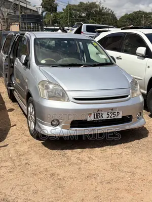 Toyota Raum 1.5 FWD 2010 Silver