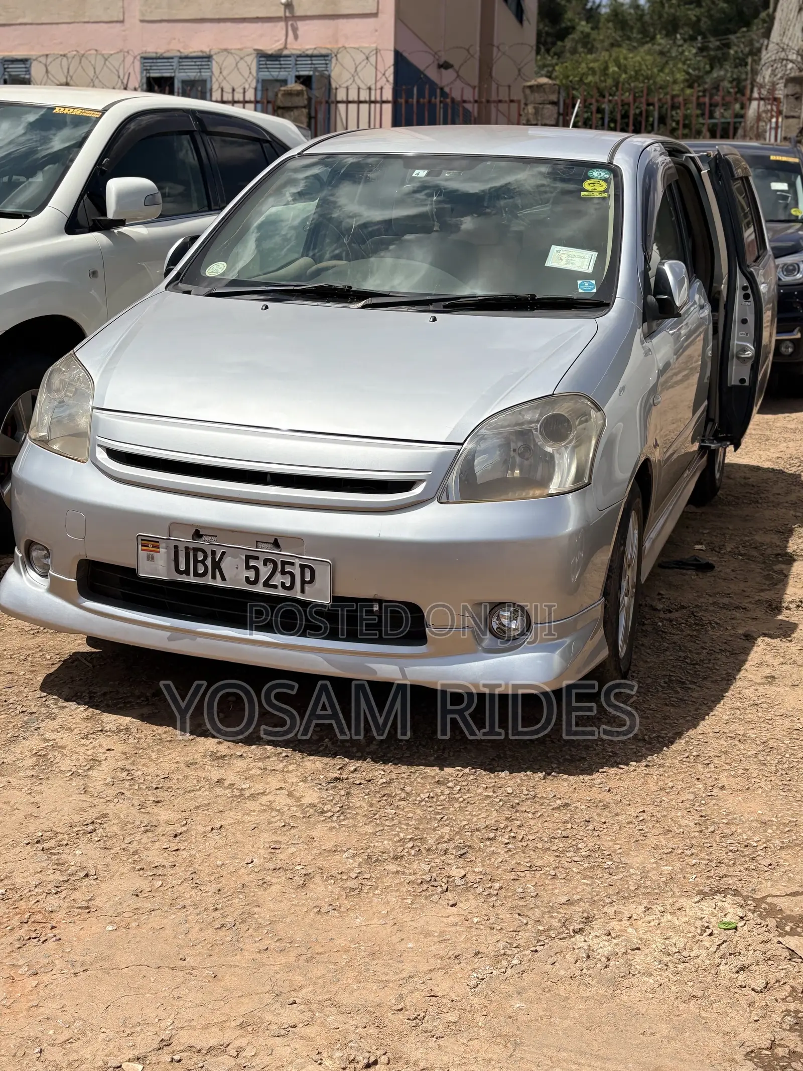 Toyota Raum 1.5 FWD 2010 Silver