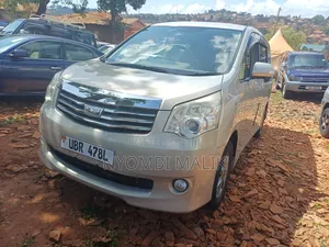 Toyota Noah 2011 Gray