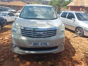 Toyota Noah 2011 Gray