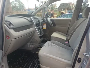 Toyota Noah 2011 Gray