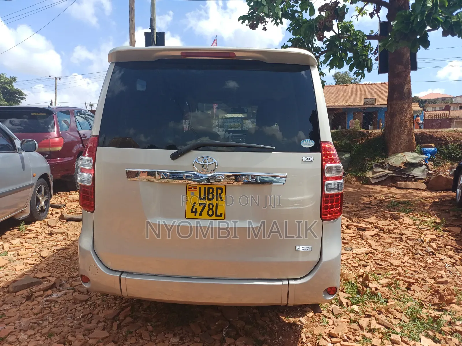 Toyota Noah 2011 Gray