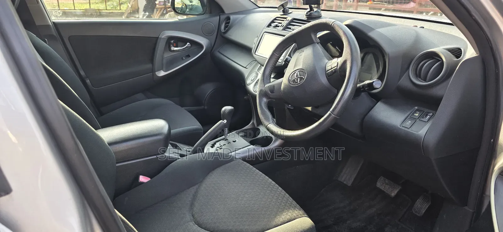 Toyota Vanguard 2011 Silver